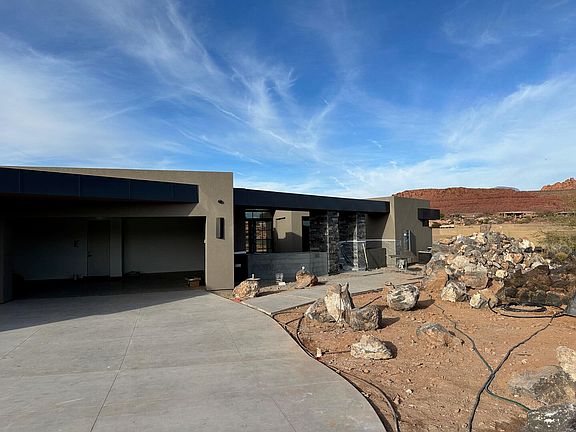 3rd image of 2526 W Taviawk Cir