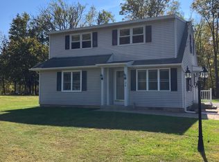 26 E Wiggand Dr, Glenmont, NY 12077