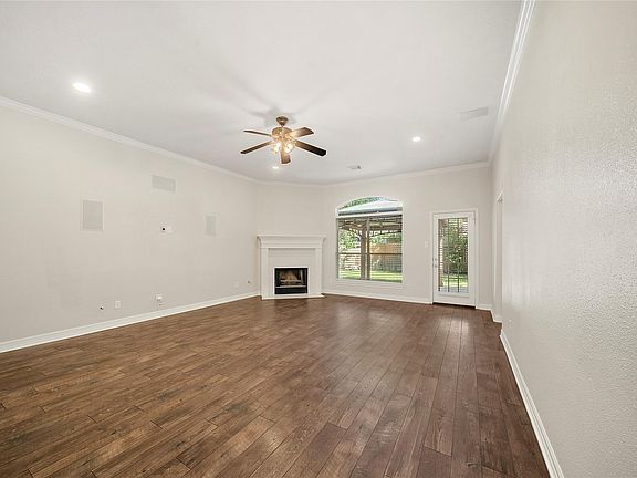 5th image of 22 Heron Hollow Ct