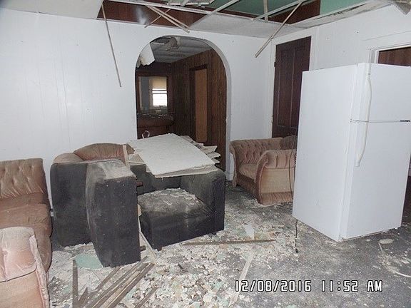 4th image of 819 W Garfield Ave