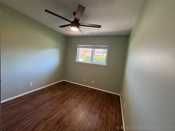5th image of 672 N 28th West Pl
