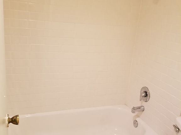 5th image of 3850 Redondo Beach Blvd APT 04
