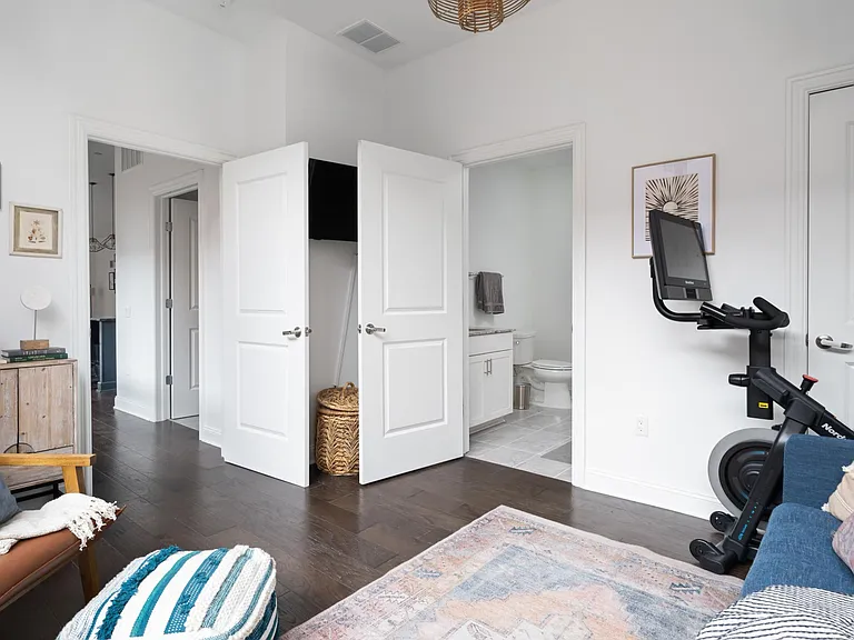 250 Spring St #313 — Photo 24