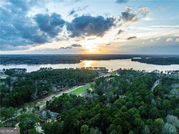 1290 Fairway Ridge Dr, Greensboro, GA 30642