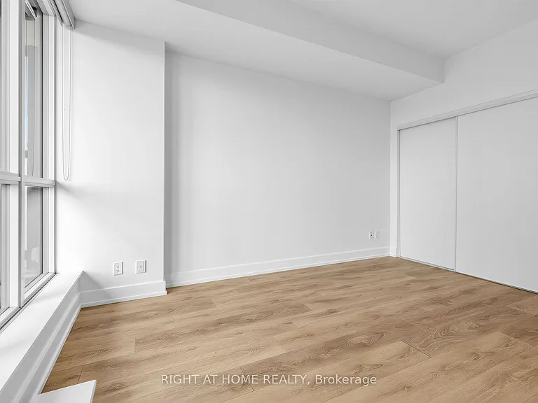 128 Fairview Mall Dr #509 — Photo 16