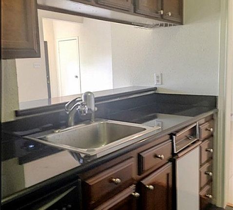 3rd image of 728 Bering Dr APT M