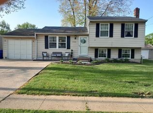 696 Summit Rd, Ravenna, OH 44266