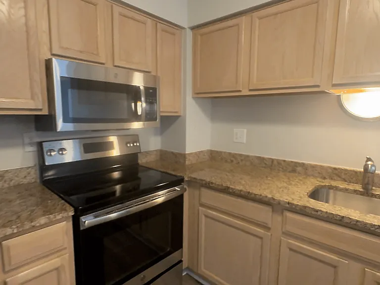 Prentiss Pointe Apartments — Photo 75
