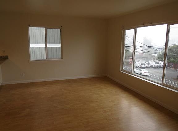 3rd image of 274 Shoreline Hwy APT C