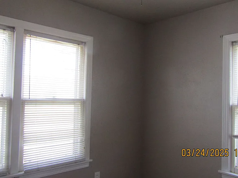 712 SW Roosevelt Ave — Photo 7