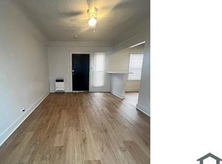 320 1/4 W 84th Pl, Los Angeles, CA 90003