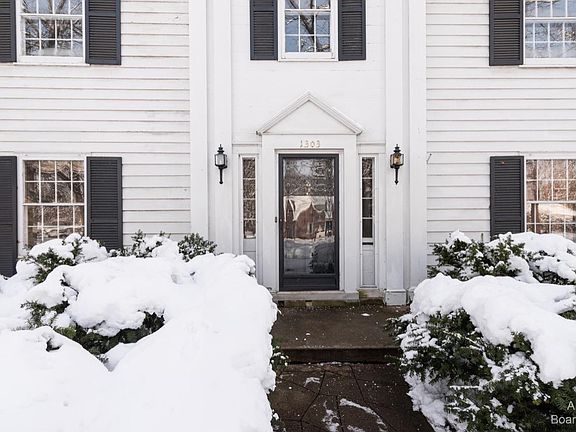 4th image of 1303 Westmoorland St
