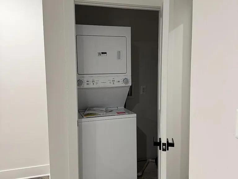 3923 Roland Ave — Photo 13