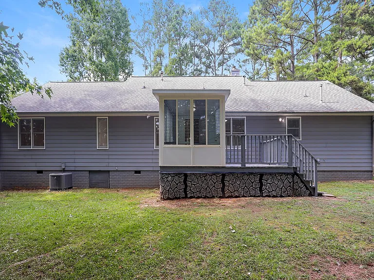 1604 Carriage Hills Dr — Photo 16