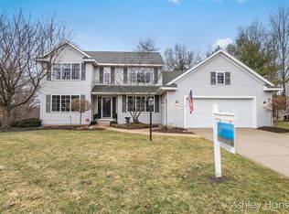 5317 Cristo Dr NE, Rockford, MI 49341
