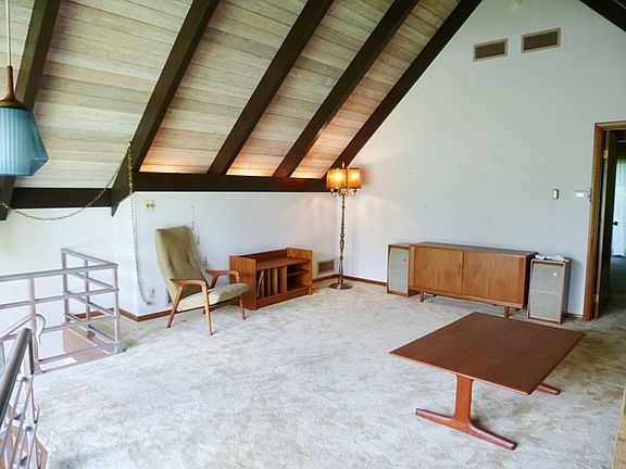 3rd image of 24 Woodcliff Dr