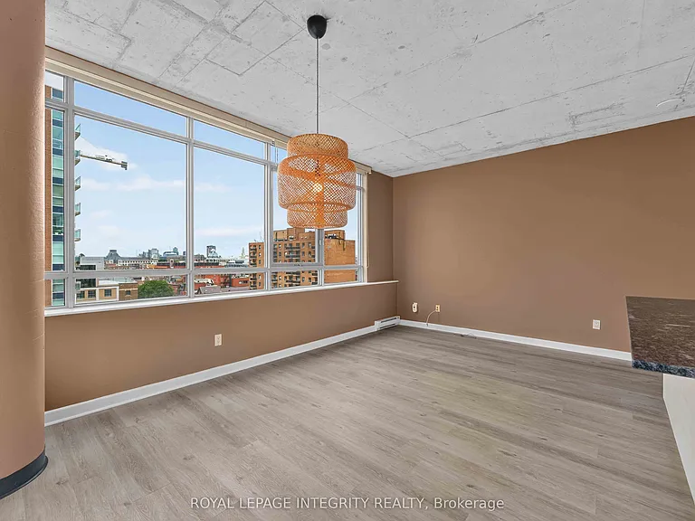 180 York St #909 — Photo 14