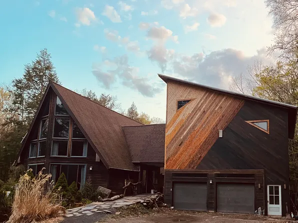 27 Masterson Rd, Whately, MA 01093