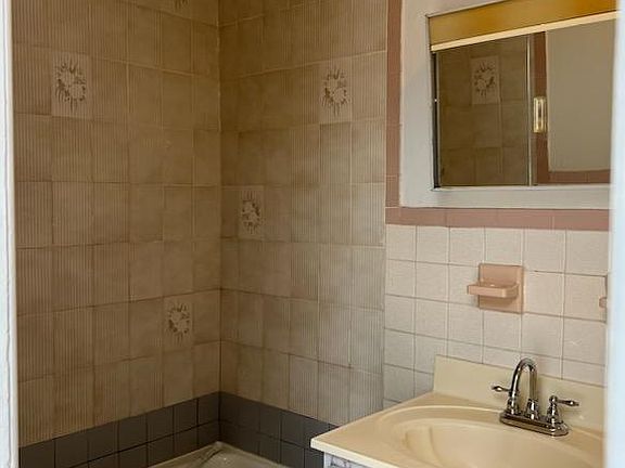 3rd image of 7805 20th Ave #2