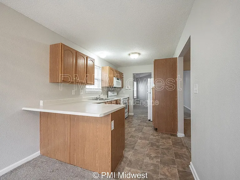 19496 Prairie Crossing Dr — Photo 7