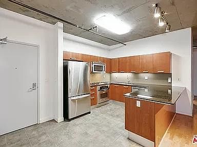 1st image of 645 W 9th St APT 233