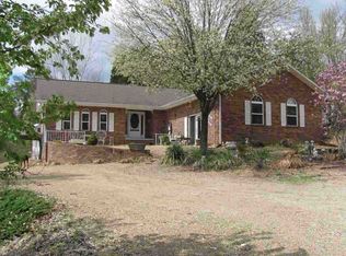 225 Laurel Cove Ln, Bean Station, TN 37708