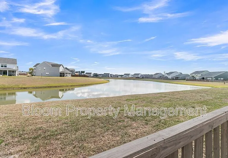 451 Carrara Dr — Photo 44