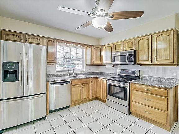 2nd image of 1229A Grenada Ave