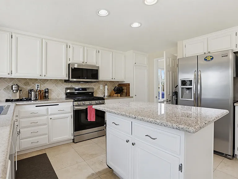 Kitchen with island