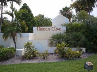 6501 Hidden Cove Dr, Davie, FL 33314