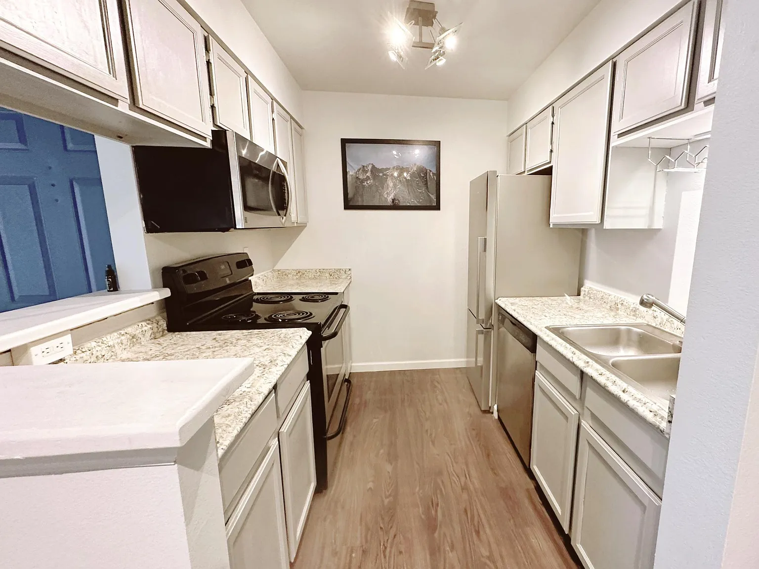 4652 White Rock Cir — Photo 4