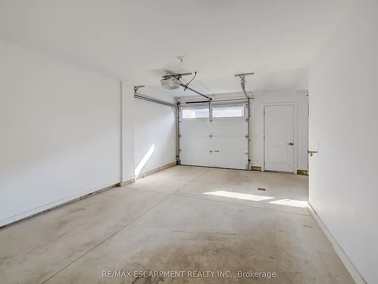 247 Burke St — Photo 34