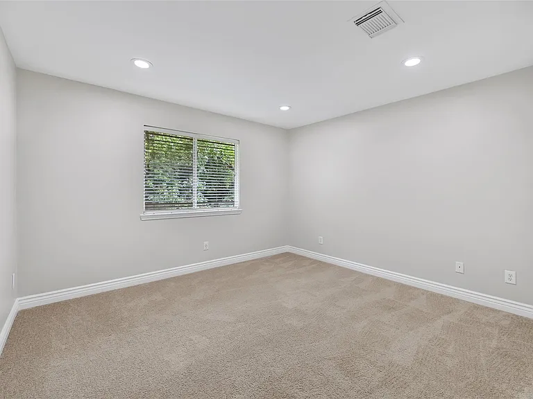 5914 Shadow Creek Ct — Photo 13