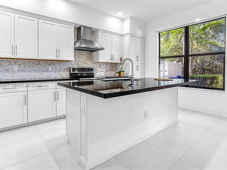 20919 NW 1st Dr #Townhouse 20919 — Photo 13