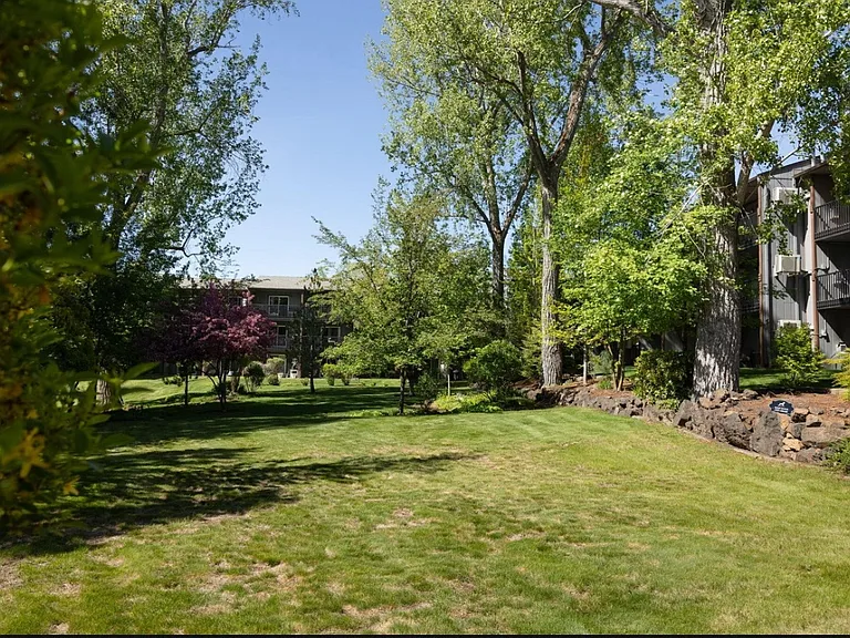 1565 NW Wall St #136/137 — Photo 25