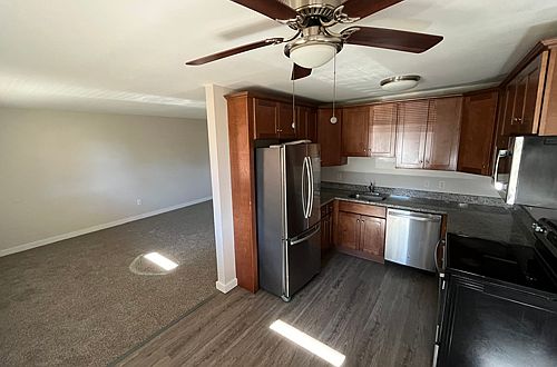 2nd image of 319 Whites Rd APT E1