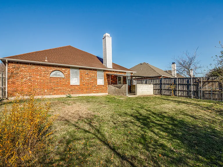 4214 Carrington Dr — Photo 12