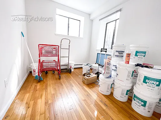 Rented by eRealty Advisors USA Inc | media 12