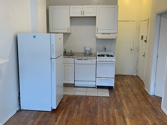 3rd image of 2593 Frederick Douglass Blvd #3