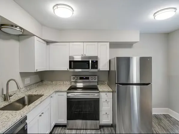 Wilshire Apartments