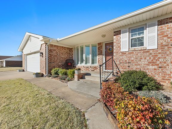 4th image of 1807 Crestview Dr