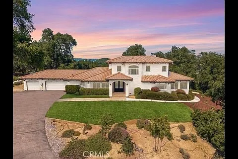 1550 Post Canyon Dr — Photo 2
