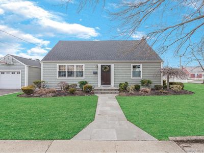 1896 Russell Street, Bellmore, NY, 11710