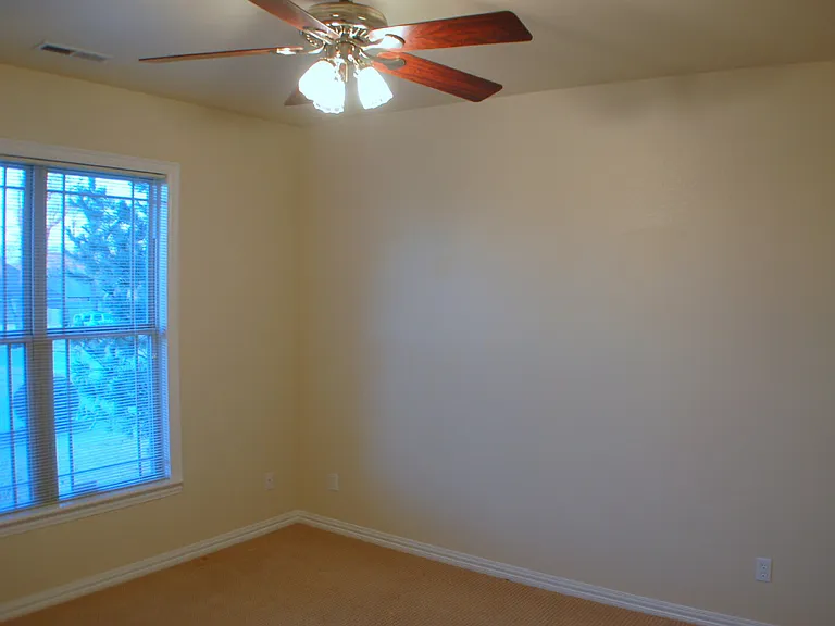 4747 W Mayflower Ct — Photo 10