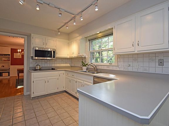 4th image of 7157 Concordridge Dr