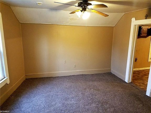 3rd image of 3164 W 73rd St