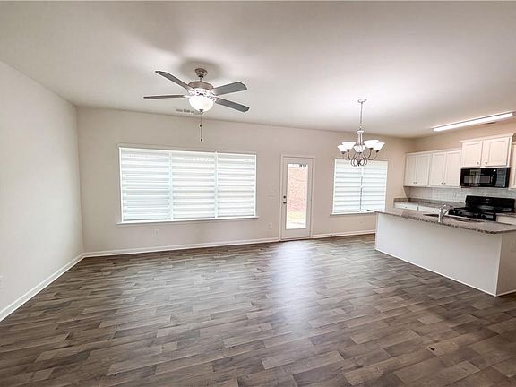 4th image of 155 Wisteria Dr