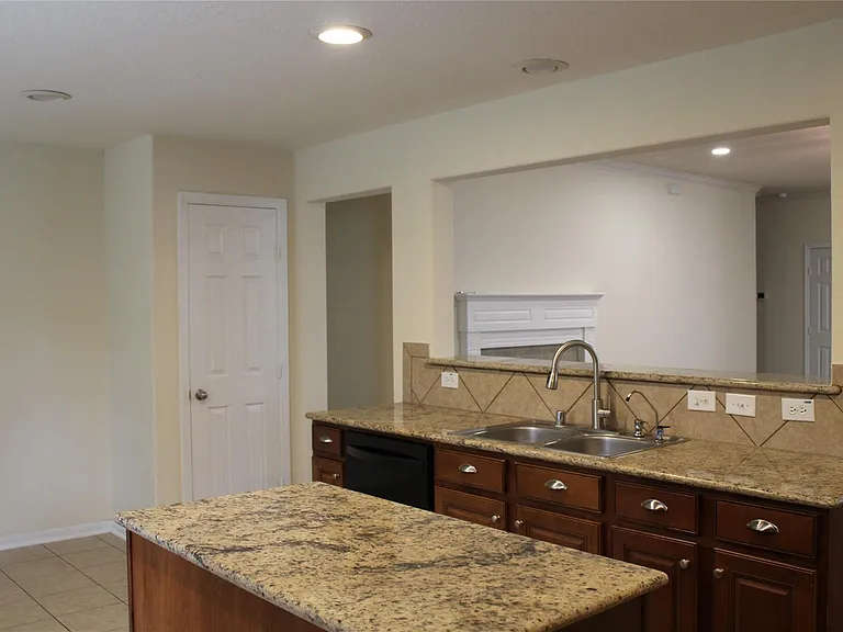 9527 Brackenton Crest Dr — Photo 7
