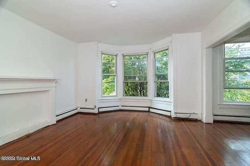 2nd image of 98 Lexington Avenue