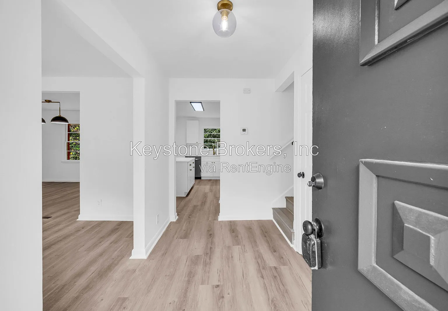 3 bed, 2.0 bath, 1871 sqft, $2,100 — Photo 3